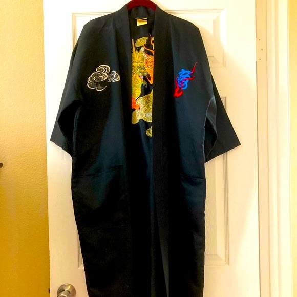 Embroidered “Japanese Dragon” Kimono Robe - Vintage - Picture 2 of 13